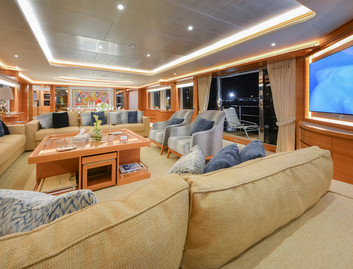 Gulf Craft Majesty 135, Interior