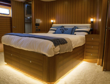 Outer Reef 640 Azure Motoryacht, Accommodation