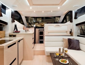 Galeon 420 Fly, Interior