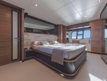 Azimut Magellano 76, Accommodation