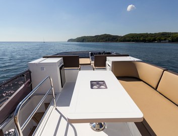 Galeon 420 Fly, Fly Deck/Sportdeck