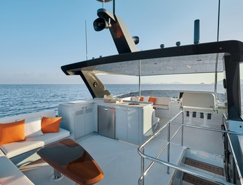 CL Yachts CLB65, Fly Deck/Sportdeck