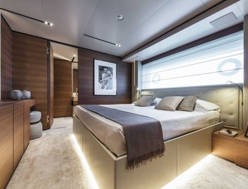 Custom Line Navetta 33 Mk2, Accommodation