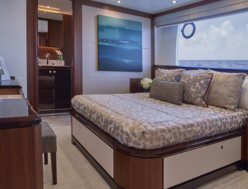 Ocean Alexander 32L, Accommodation