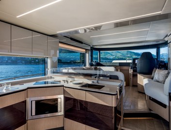 Absolute Navetta 48, Interior