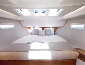 Sealine C330, Accommodation