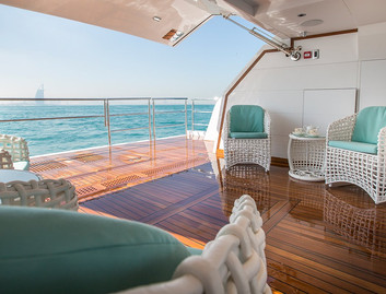 Gulf Craft Majesty 140, Beach Club