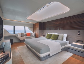 CL Yachts CLX96, Accommodation