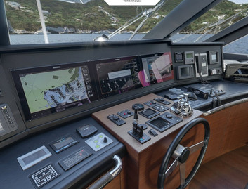 Gulf Craft Majesty 125 Gen 2, Helm Station