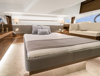 Sealine C430, Accommodation