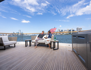 Sunseeker Ocean 182, Deck Area