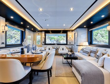 Bering Yachts Bering 77 , Interior