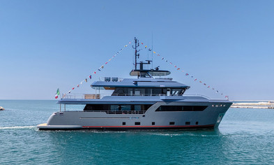 Award Winner Cantiere delle Marche Darwin 102 - Haze²      Cantiere delle Marche Photo