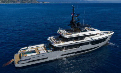 Award Finalist Columbus Crossover 42 - Big Naan      Columbus Yachts Photo