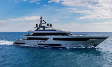 Award Winner Riva 50Metri - Kinship      Riva Photo