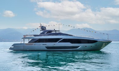 Award Winner Riva 112' Dolcevita Super - Mirage 34.37m Riva Photo