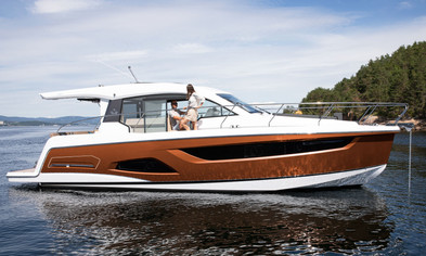 Award FinalistSealine C390                                                                                        
                                                    
                                Sealine
                                Photo