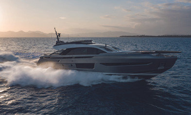 Award WinnerAzimut S10                                                                                        
                                                    
                                Azimut
                                Photo