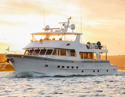 Outer Reef 880 Cockpit Motoryacht