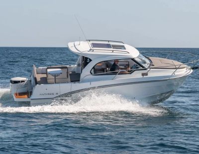 Beneteau Yachts Antares 8 