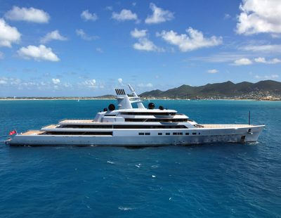 ide view of Dragonfly yacht for visual comparison