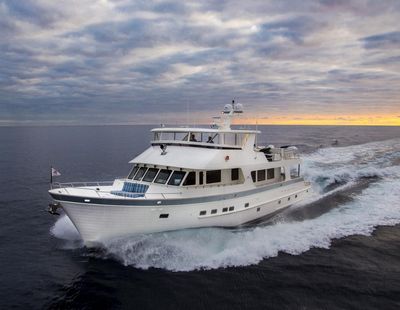 Outer Reef 860 Cockpit Motoryacht