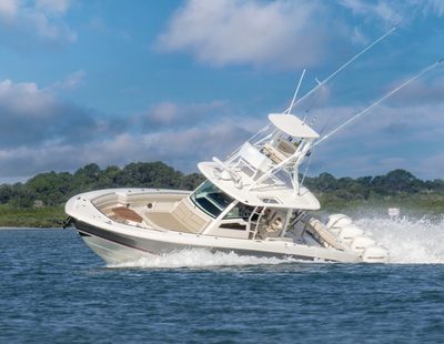 Boston Whaler 380 Outrage