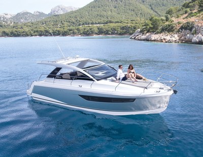 Sealine S330