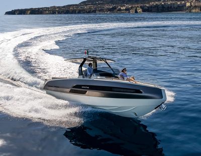 Invictus GT320S