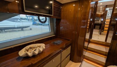 Tender Garage & Hi/Lo Swimplatform For Sale image48