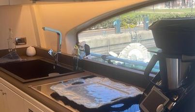 Azimut 80 For Sale image26