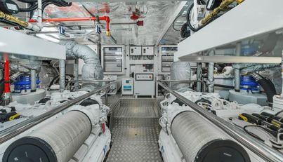 95 YACHT For Sale image86