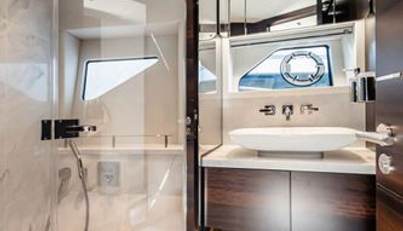 PREDATOR 65 For Sale image564