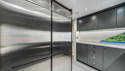 95 YACHT For Sale image29