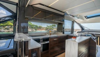 65 SPORT YACHT For Sale image8