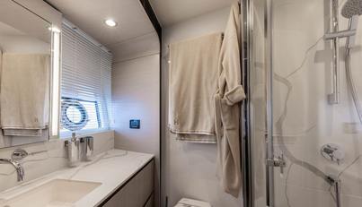 BELLA KATRIN - AZIMUT 72 For Sale image25