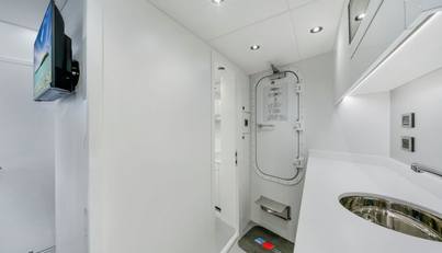 95 YACHT For Sale image81