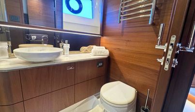 B III For Sale image17