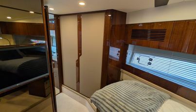 Tender Garage & Hi/Lo Swimplatform For Sale image27