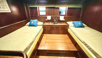 MARILOAN FENIC II For Sale image11