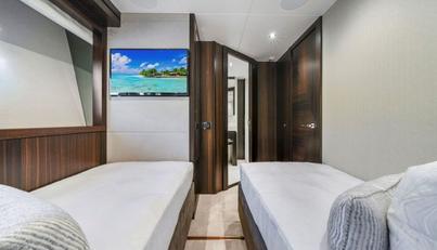 95 YACHT For Sale image57