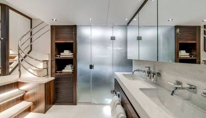 95 YACHT For Sale image46