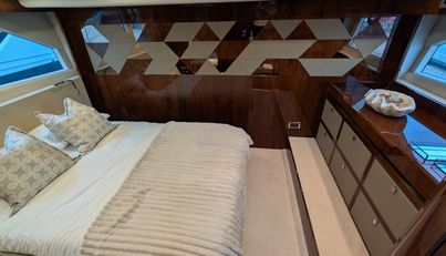 Tender Garage & Hi/Lo Swimplatform For Sale image44