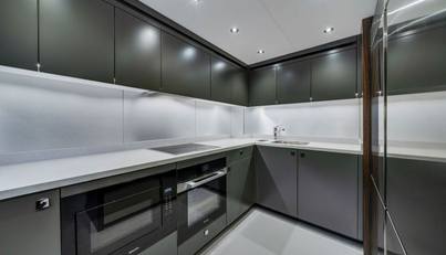 95 YACHT For Sale image28