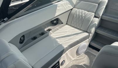 Neu: 28 Express - Spring Sales, save 21.000€ For Sale image10