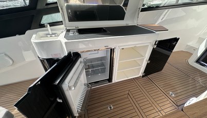 Bavaria Vida 33 Hard Top Layout 2 For Sale image16