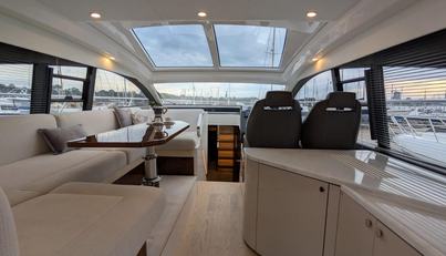 Tender Garage & Hi/Lo Swimplatform For Sale image18