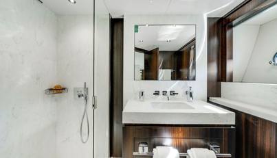 95 YACHT For Sale image59