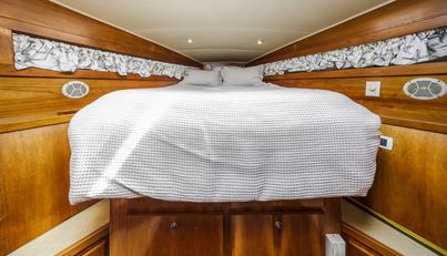 QUEEN ELIZABETH For Sale image28