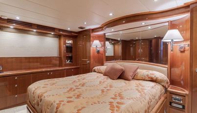 MALOU For Sale image25